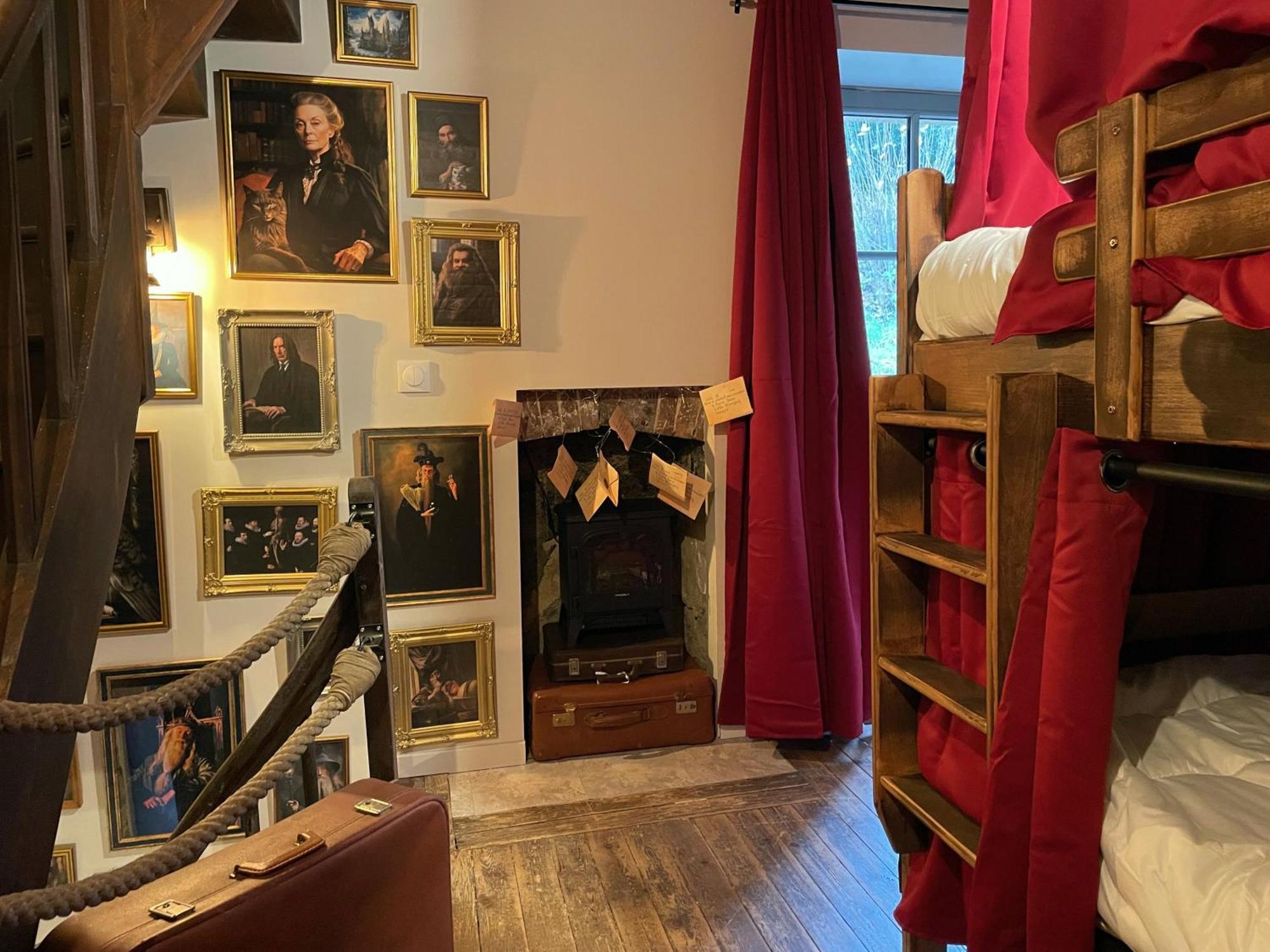 Impasse Des Mysteres - La Maison Des Sorciers Lehon/Dinan Zewnętrze zdjęcie